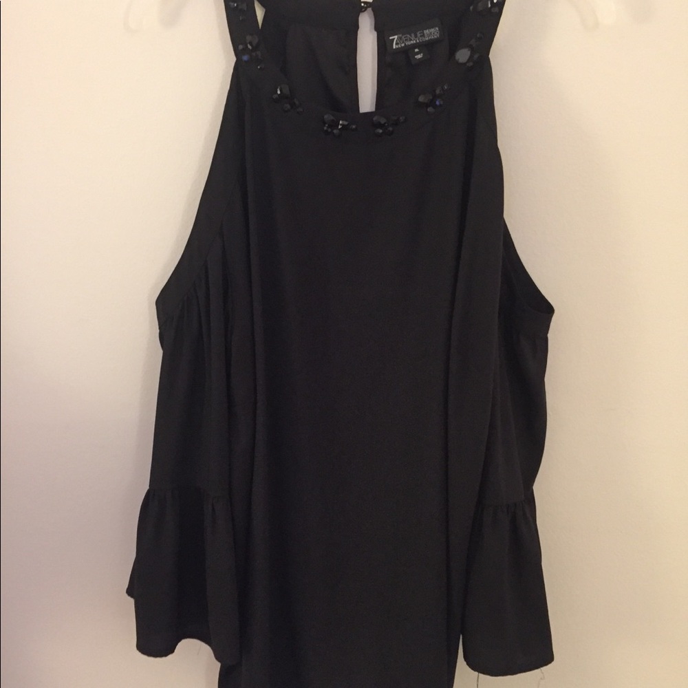 7th Avenue cold shoulder top
